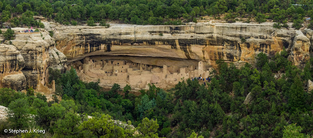 Cliff Palace cliff dwelling ruin, Mesa Verde National Park, Colorado.