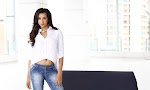 Sanjjana new sizzling photo session-thumbnail