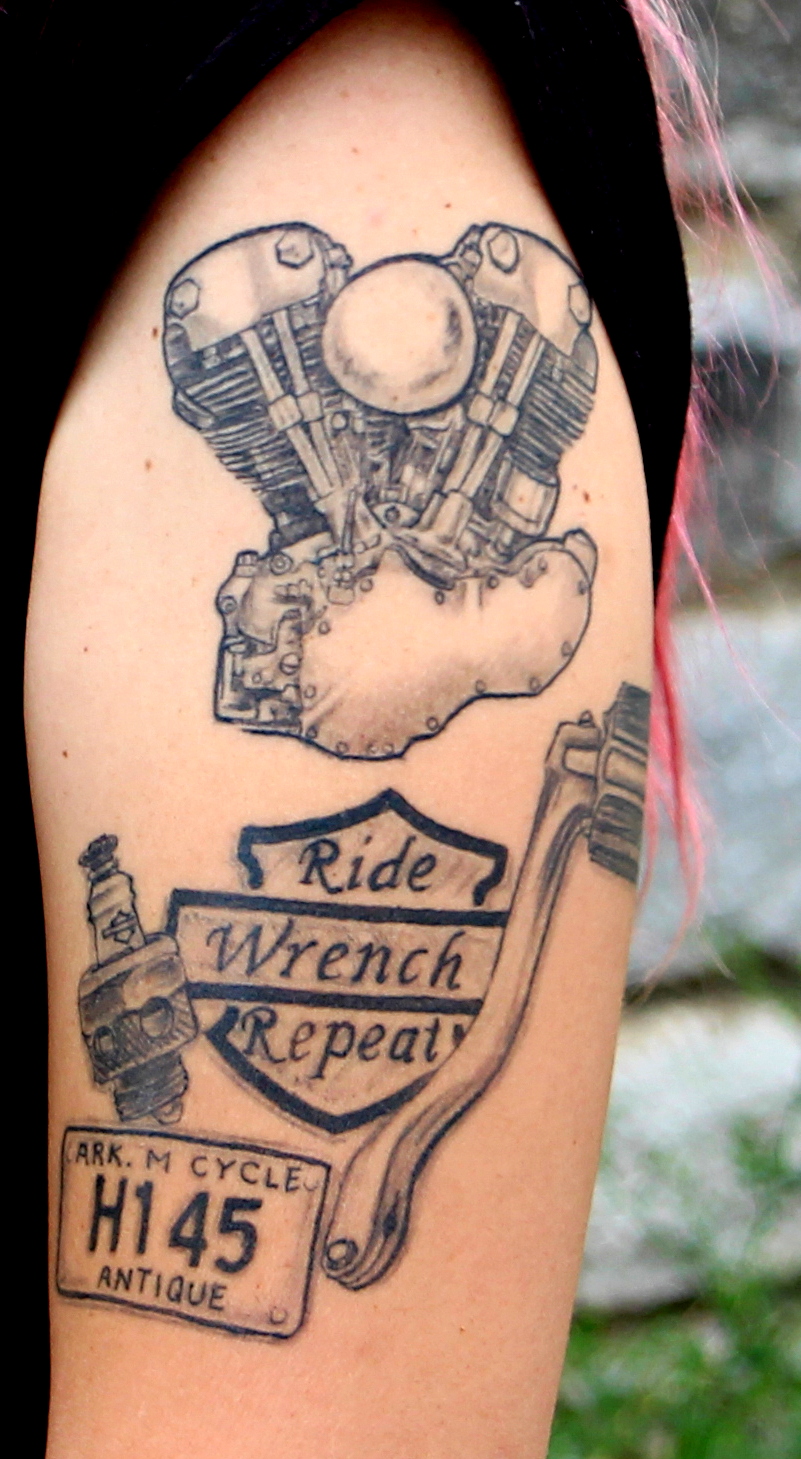 OLD IRON NEVER DIES~~~~~~~~~~~~~~~~~~: Progress on my gearhead Harley Knu