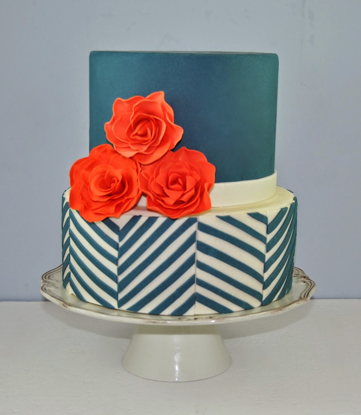 Mie Pastanesi DİEGONAL TURUNCU ÇİÇEKLİ PASTA