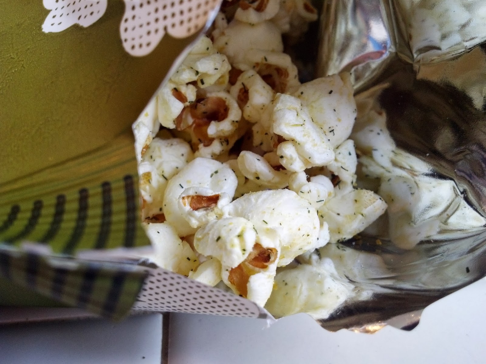 Corrie Food: Trader Joe's Popcorn with Herbs & Spices