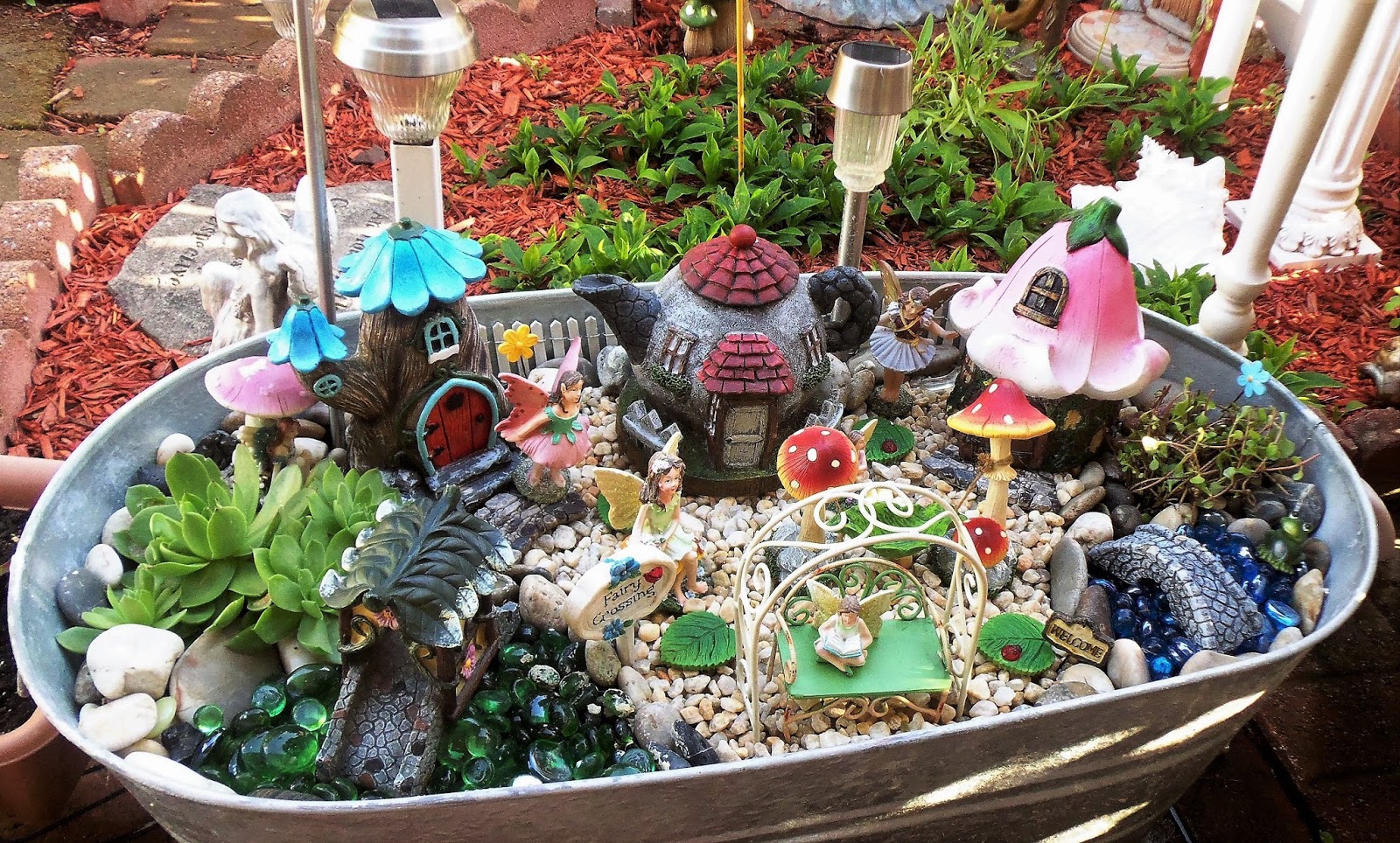 DEBBIEDABBLE BLOG Gnome Fairy Garden Tub, 2017
