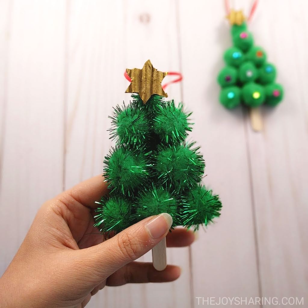 tilstødende Motivering væg Pom-Pom Christmas Tree Ornament - The Joy of Sharing