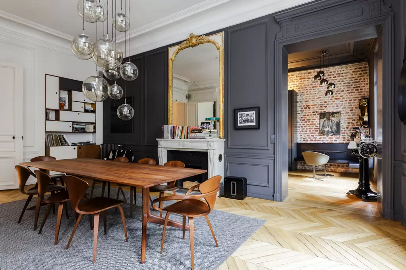 Spectacular Parisian Apartment With Mid Century Design Attractor
