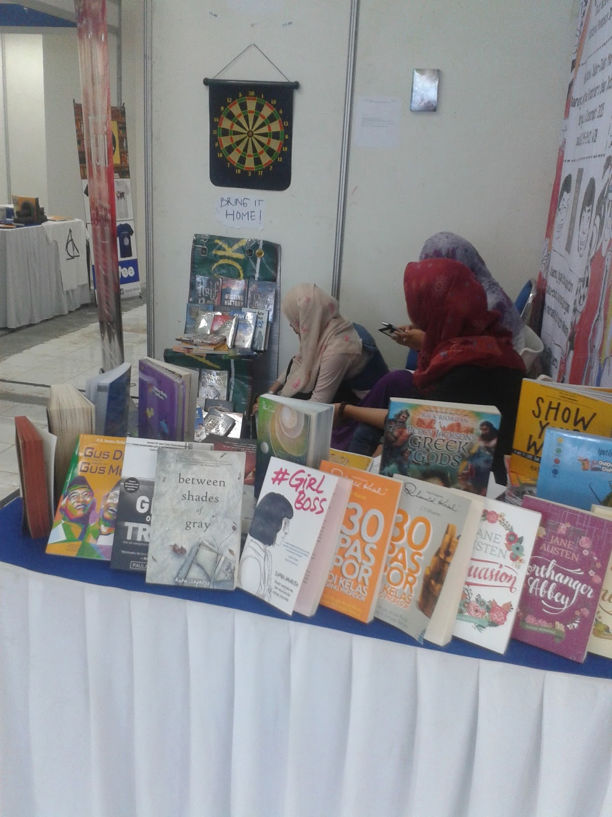 booth Noura Books