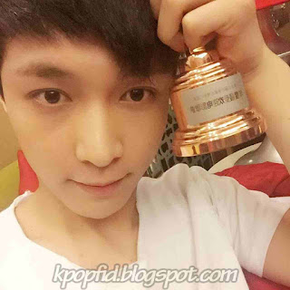 Foto Selca Terbaru Lay EXO Cakep banget Foto Selca Terbaru Lay EXO Cakep banget