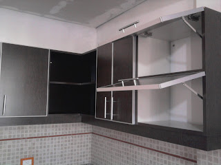 R.A.CH, MOBILIARIO PARA OFICINAS: Mueble de cocina en color wengue