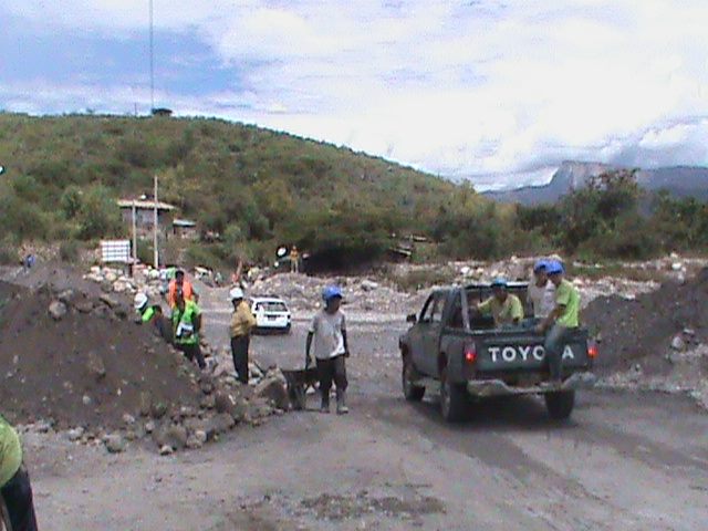 Construyen puente en Río Malcas