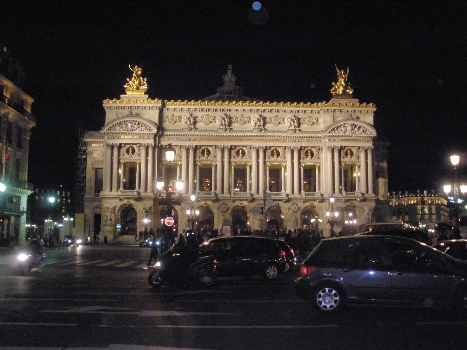 Ópera Garnier, es la Ópera Nacional de París.