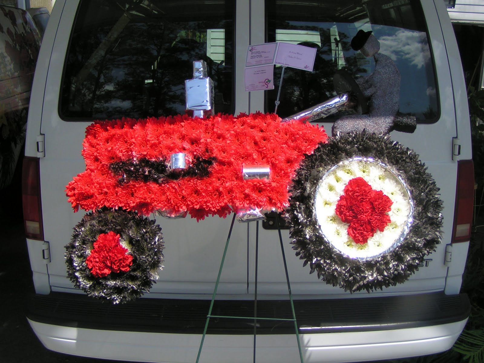 Sapps Florist Most Unique Designs of the Day: Red Tractor made of flowers