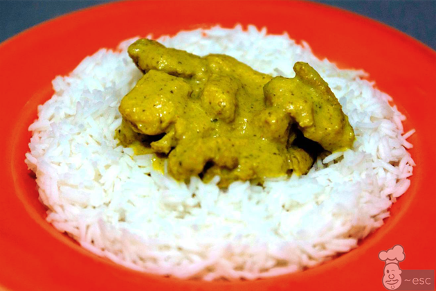 Pollo al curry de cacahuete con arroz aromático