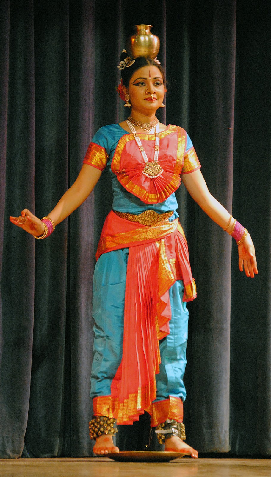 Kuchipudi With Plate