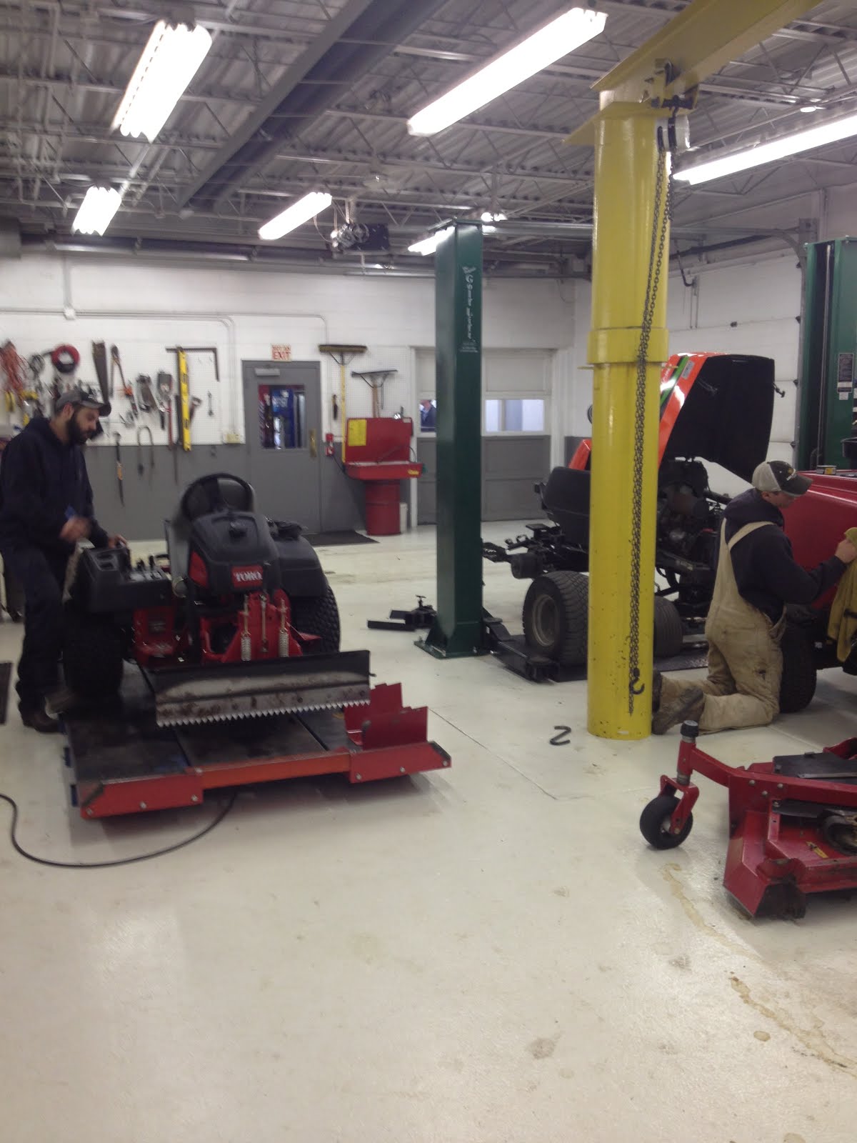 DMGCC, Golf Course Grounds Department: What do we do in the winter?