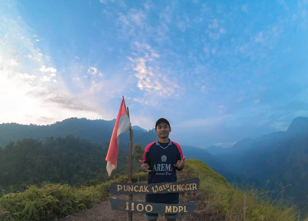 Travelplusindonesia Bershalawat Di Puncak Bromo Bikin Dua Turis Travelplusindonesia Bershalawat Di Puncak Bromo Bikin Dua Turis
