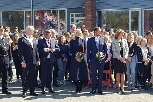 Crown Prince Haakon and Crown Princess Mette-Marit visited Risør in connection with celebrations of 50th anniversary of Konvoibyen. Prada