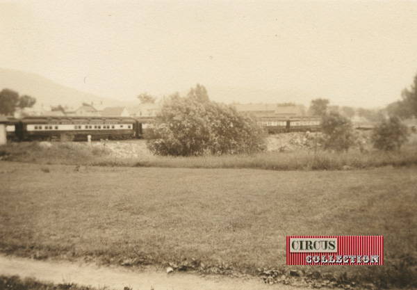 les wagon d'habitation de train du Cole Bros. Circus 