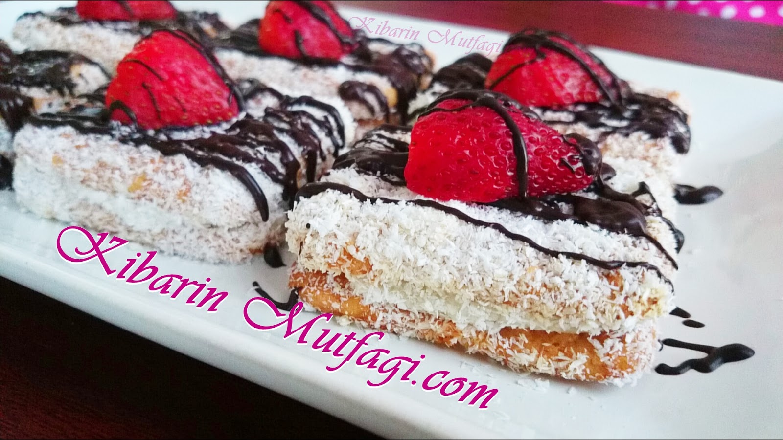 Burçak bisküvili mini kremalı tek porsiyonluk çilekli pasta tarifi