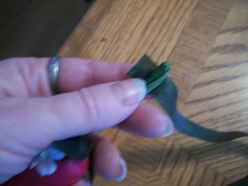 Pams Party & Practical Tips How to Make a Boutonniere