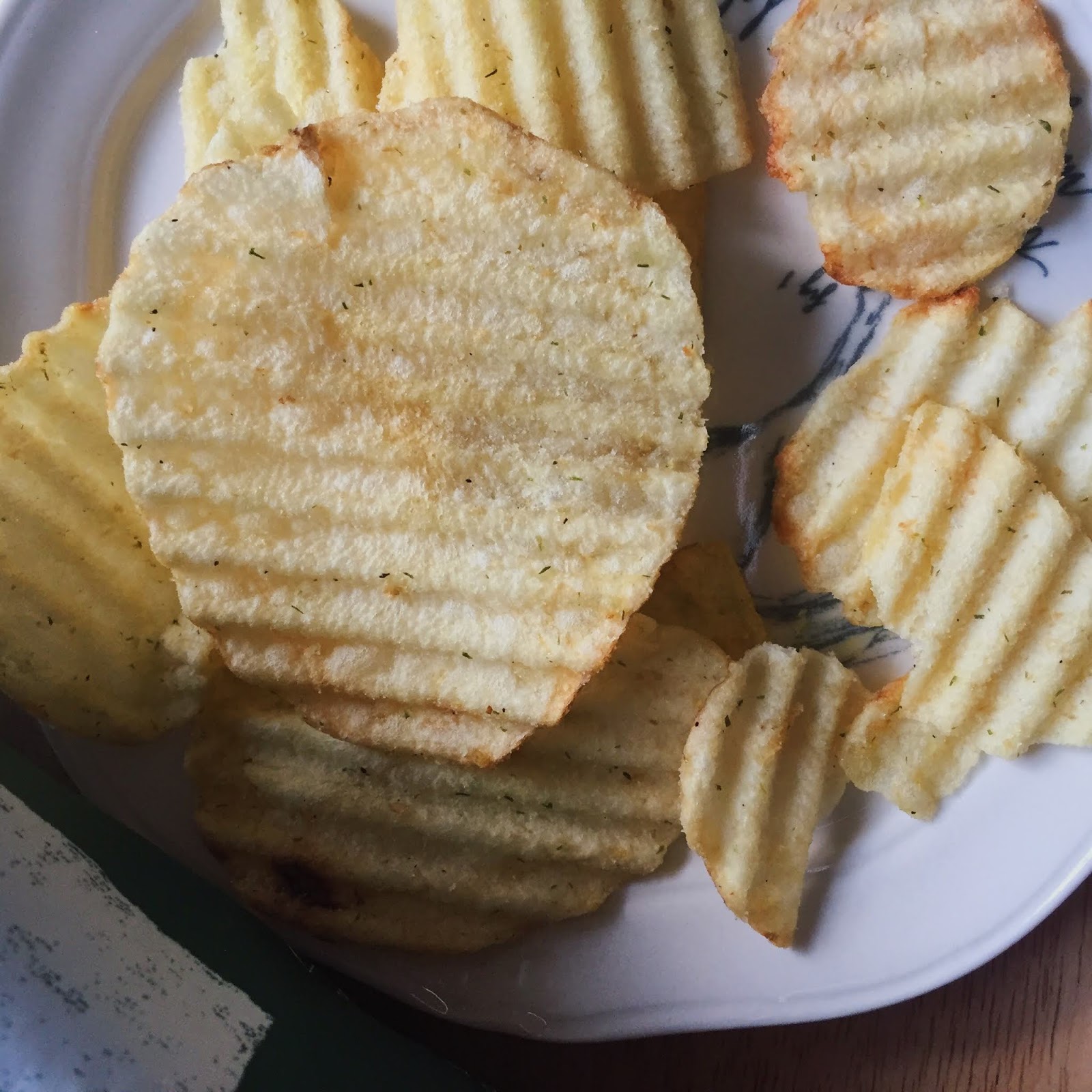 Trader Joe's Ridge Cut Potato Chips Seasoned with Horseradish & Chives