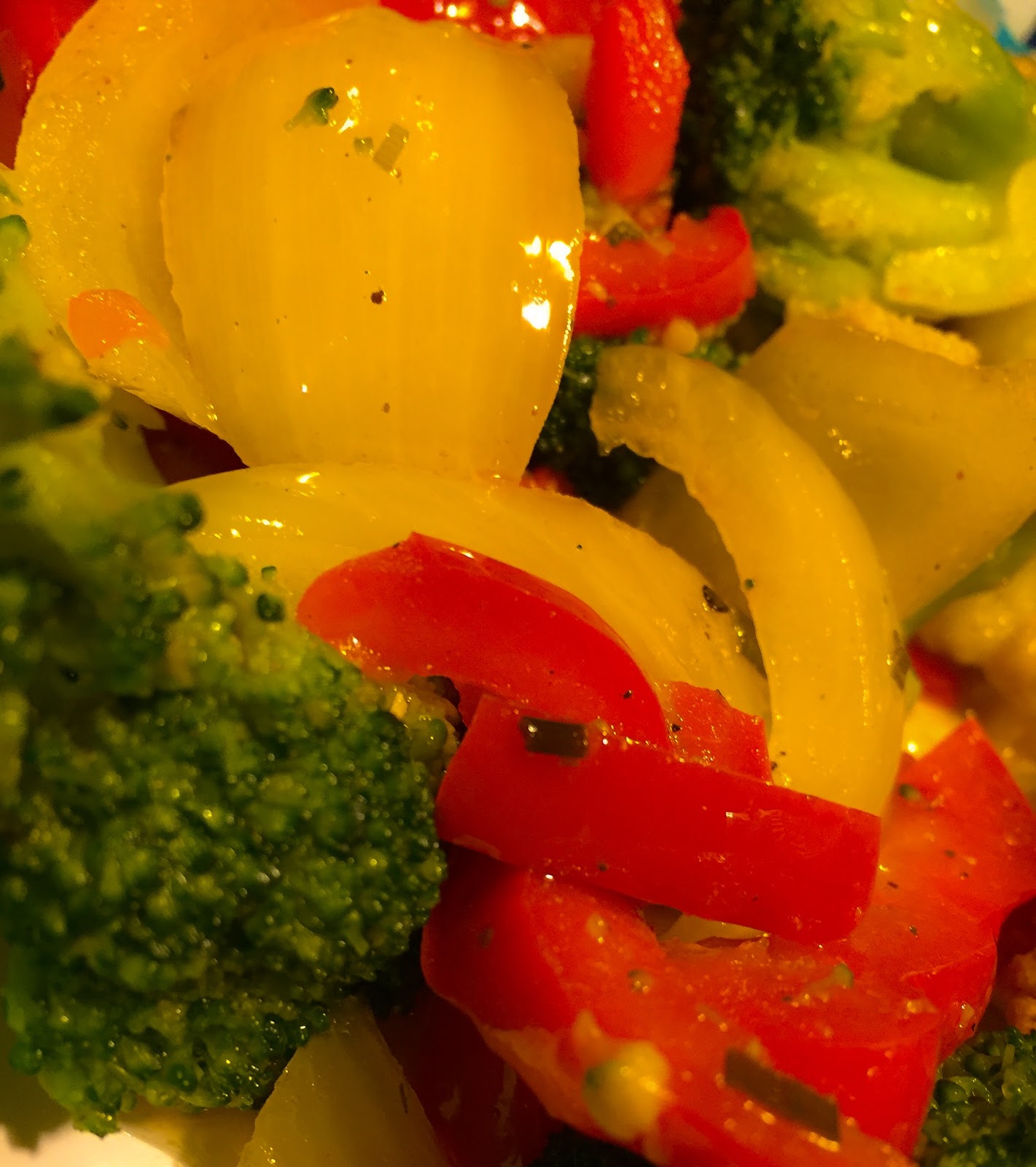 Ain't no cooking like Momma's Steamed Seasoned Olive Oil Tossed Veggies