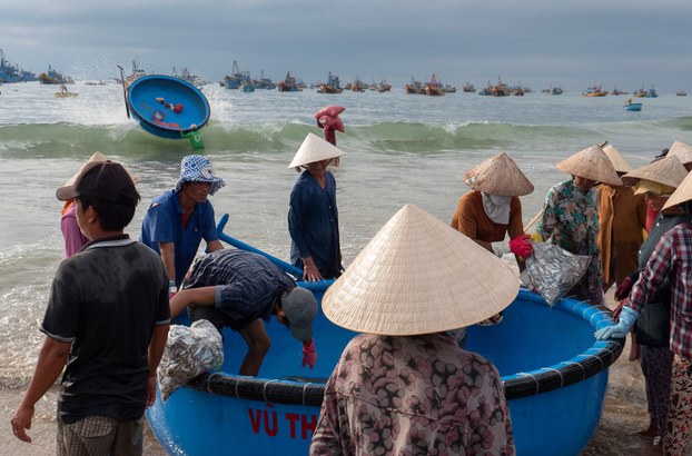 Résultat de recherche d'images pour "Giải thích việc nhận chìm bùn thải và phản biện"