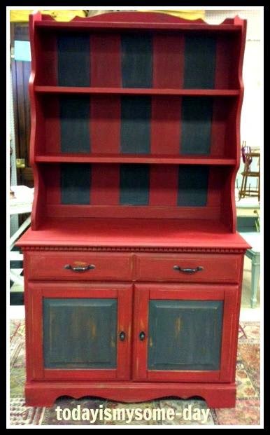 Vintage Show Off: Help! My Hutch Won't Sell!