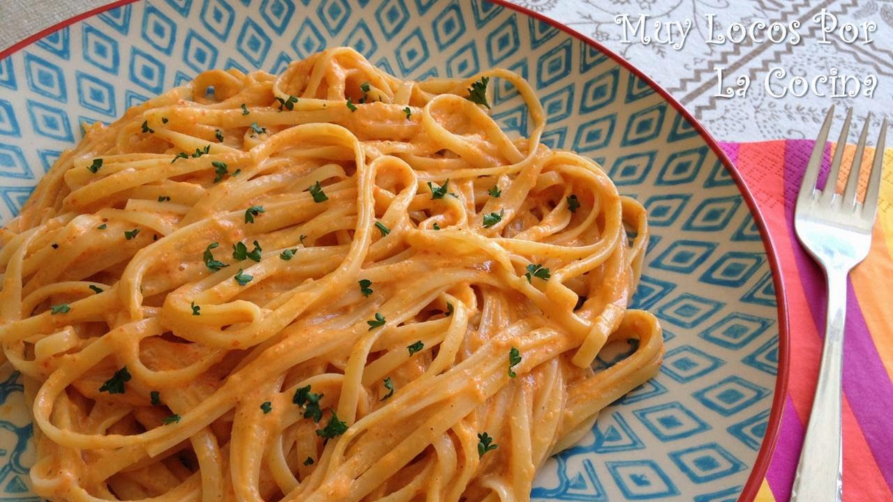 Linguine con Salsa Cremosa de Pimientos Asados y Queso de Cabra