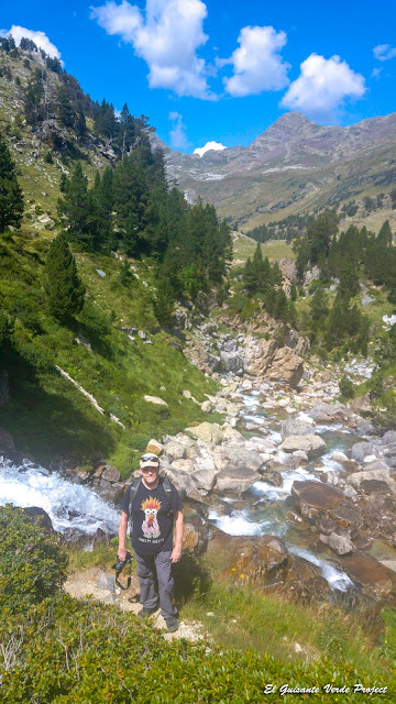 Vista junto a la Cascada de Aiguallut Vista junto a la Cascada de Aiguallut por El Guisante Verde Project