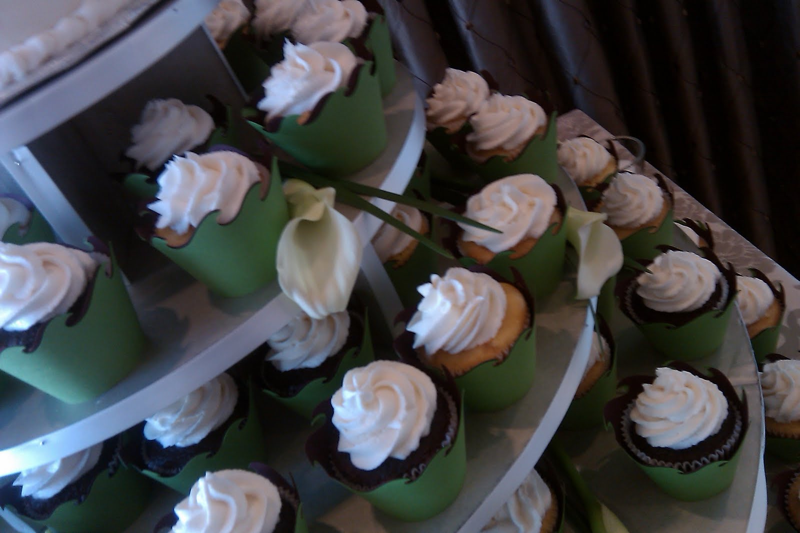 Cupcake Cakes by Linda Stacy Wedding Cupcake Tree! Cupcake Cakes by Linda Stacy Wedding Cupcake Tree!