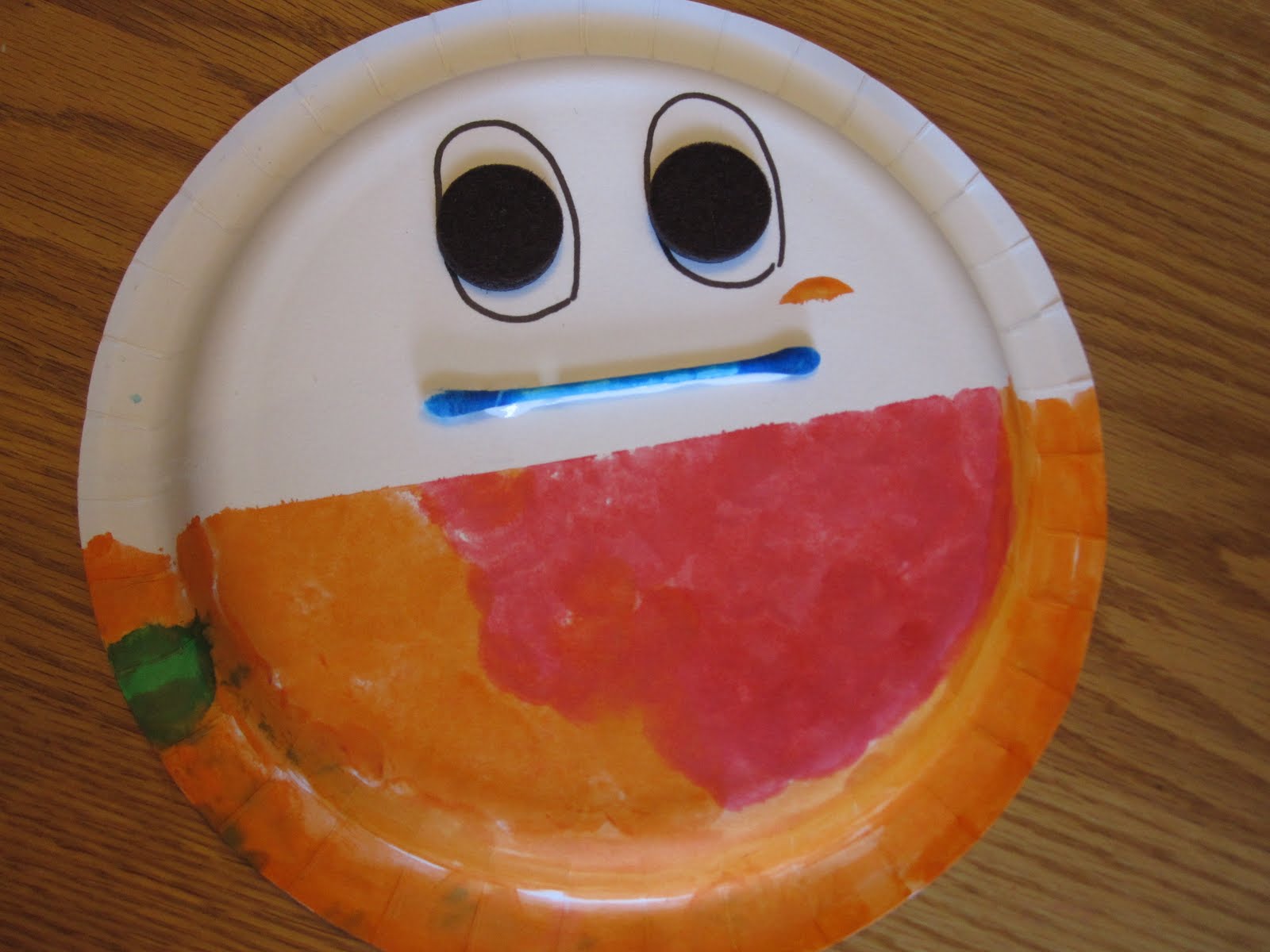 Toddler Approved! Paper Plate Humpty Dumpty Puppet