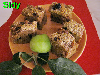 Prajitura rapida cu stafide, nuca si nes