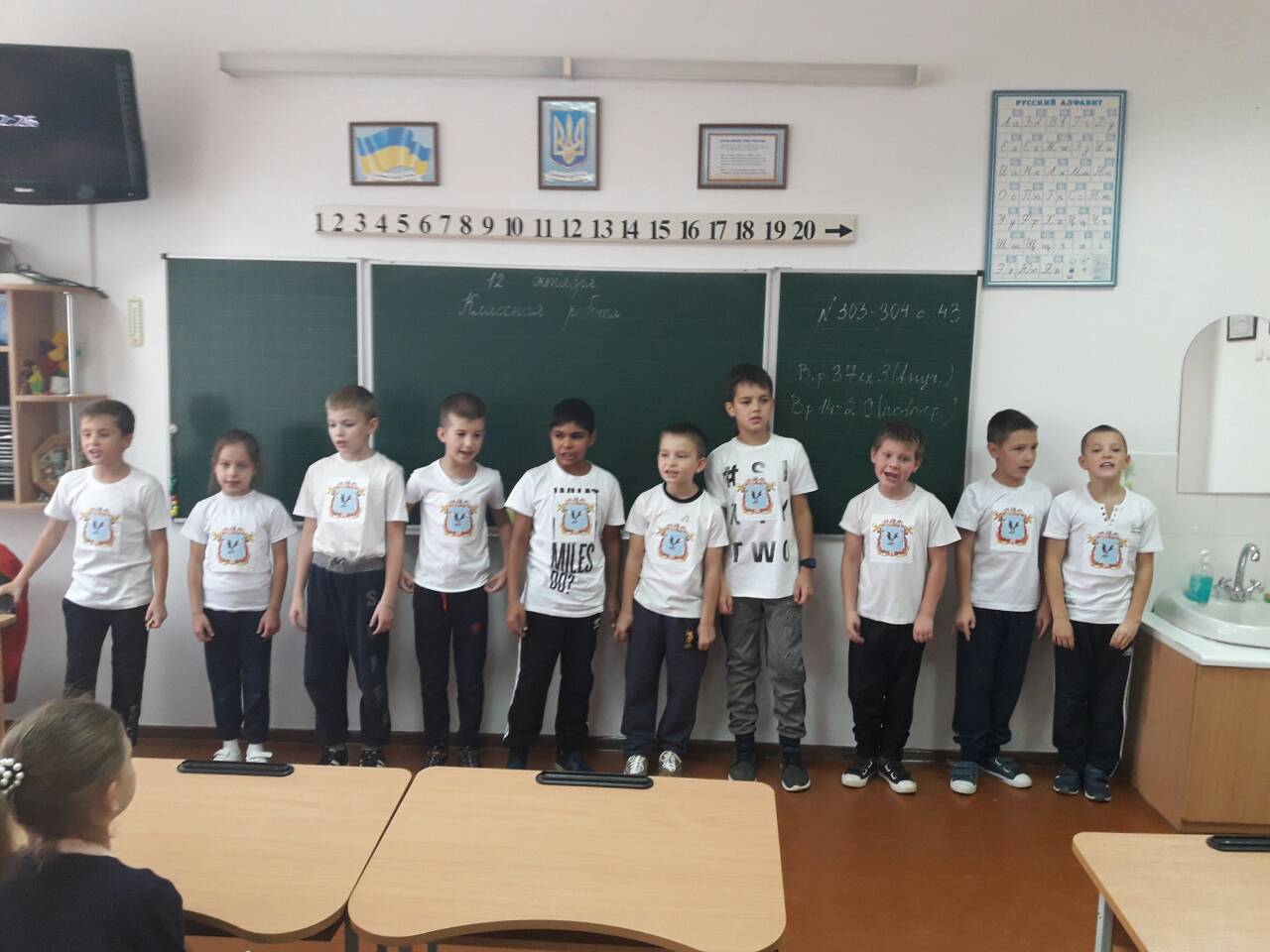 в кыргызстане город ош школа 27. ольшанская школа задонский район. танец первоклассников. ош 1 класс. 6в класс гимназия 6 красноярск.