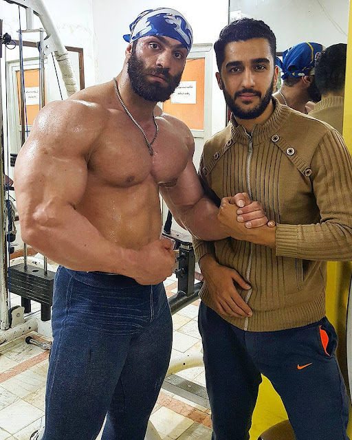 Muscle Lover Iranian bodybuilder Hossein Rajaei
