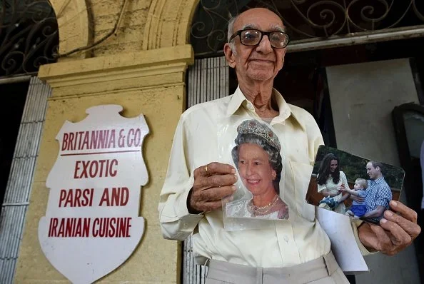 Boman Kohinoor Sr’s royal fascination is quite legendary. His restaurant has life-size portraits of the Queen Elizabeth, and the Duke and Duchess of Cambridge