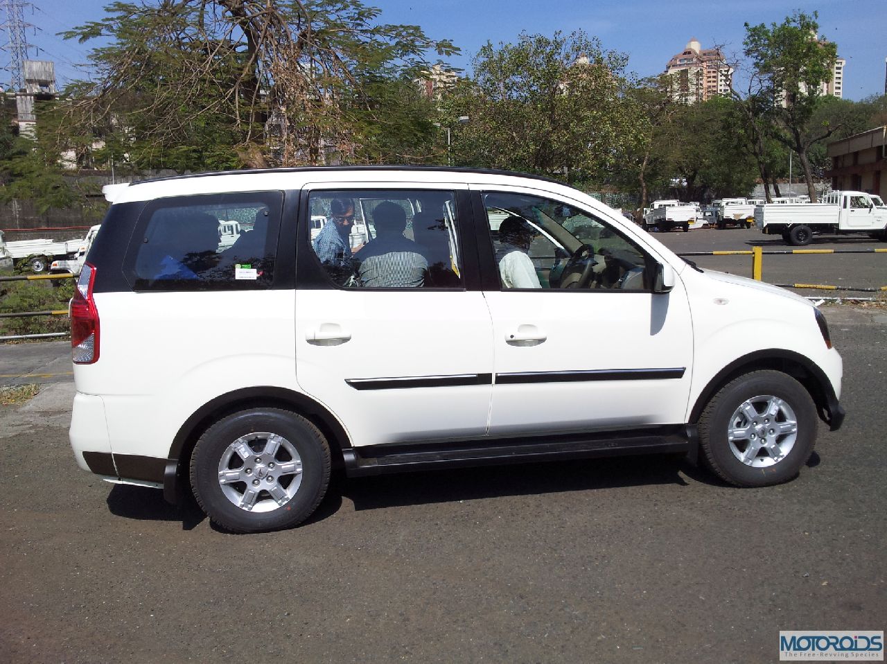 MAHINDRA LAUNCHED NEW FACELIFTED XYLO Auto Motoring