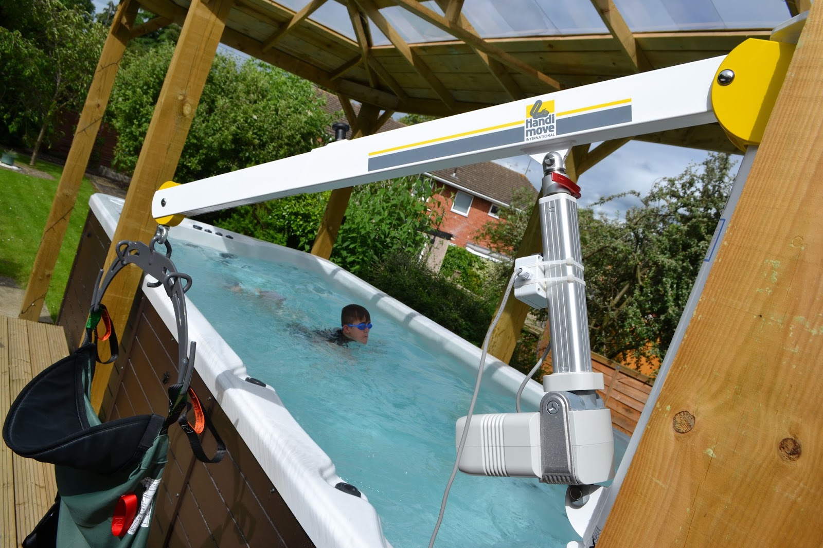 Mobility Products for Disabled People Disabled Access Hoist for Hot Tubs