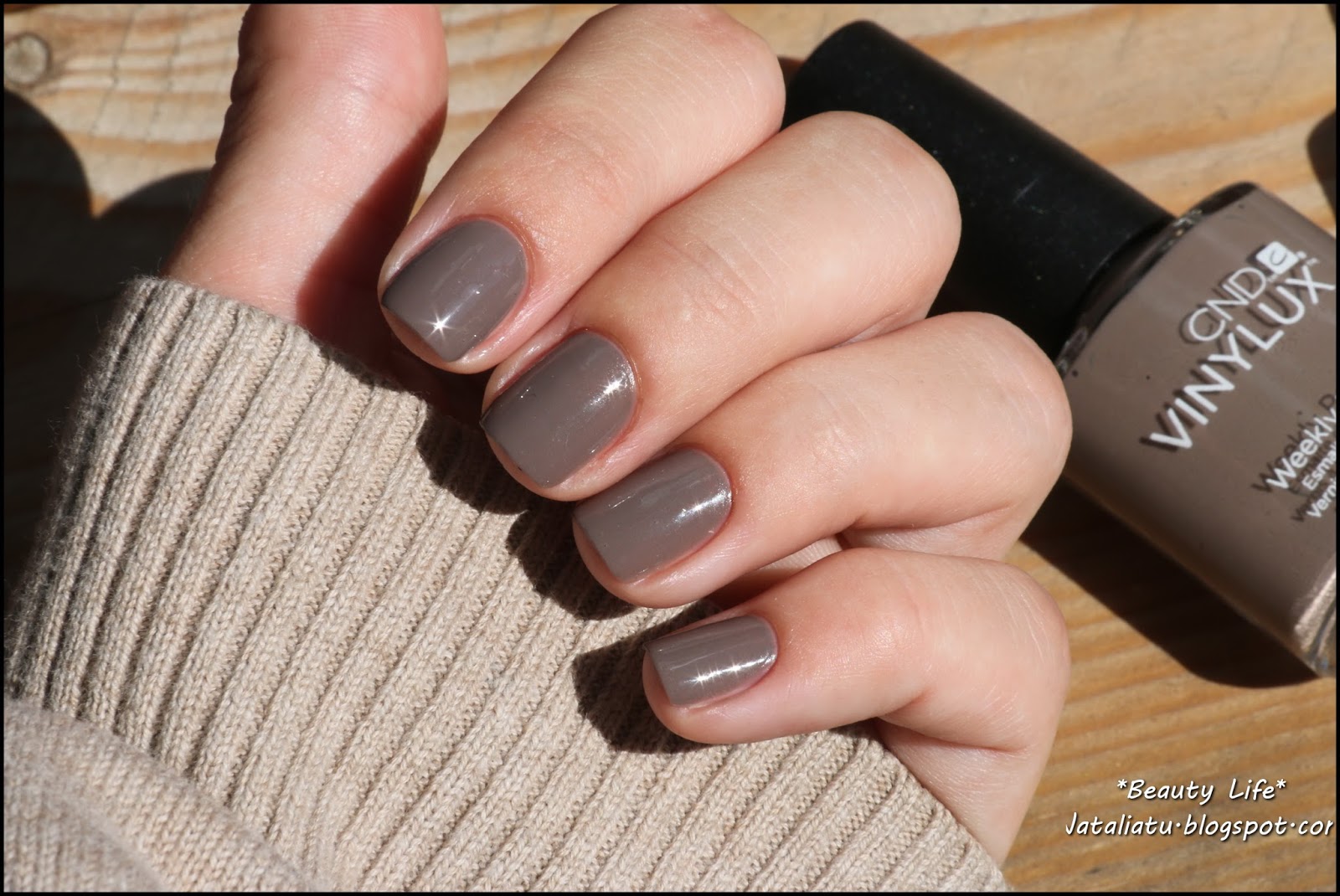 Vinylux Weekly Rubble Nagellack – Langlebiger Lack In Modernem Grau-Ton