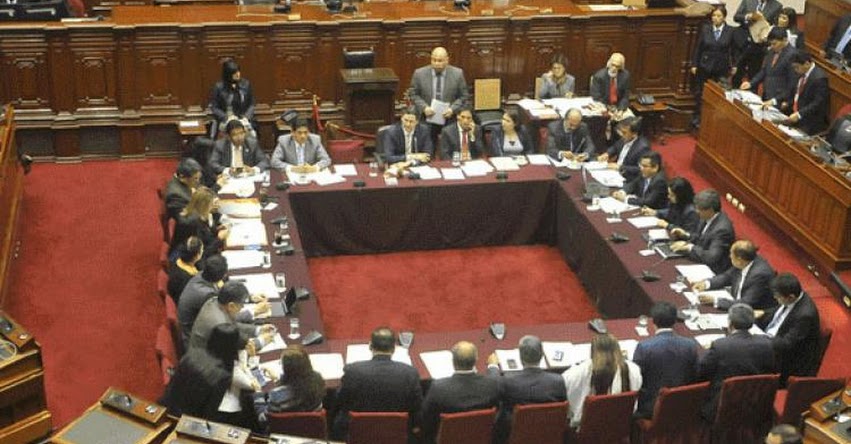 Bancadas del Apra y Fuerza Popular no apoyarían informe que destituye a fiscales Pedro Chávarry y Tomás Gálvez Bancadas del Apra y Fuerza Popular no apoyarían informe que destituye a fiscales Pedro Chávarry y Tomás Gálvez