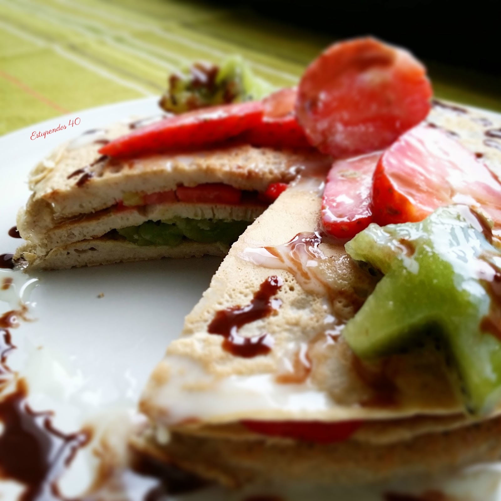 Estupendos 40 Tortitas de avena con fresas y kiwi