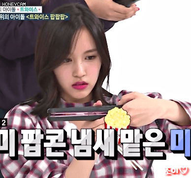 [주간아이돌] 오늘자 트와이스 움짤 Part.3 개인(모모,미나,사나,쯔위,정연).gif | 인스티즈