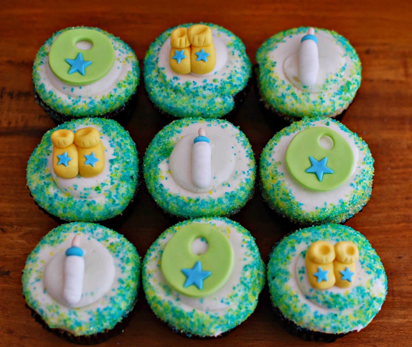 Snacky French: Baby Shower Cupcakes + Baby Bottle Cookie Favors