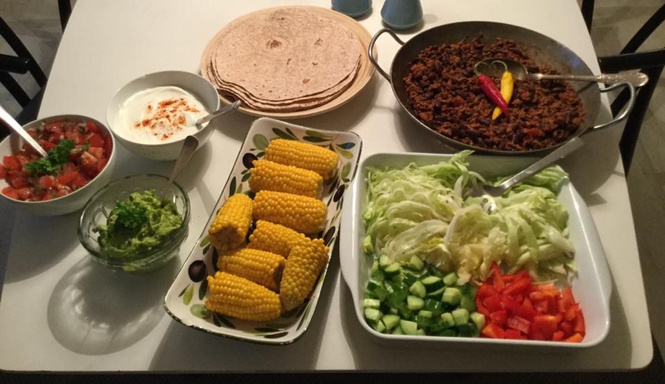 Villig Walter Cunningham opkald Rikke i køkkenet: Mexicanske pandekager med chili con carne