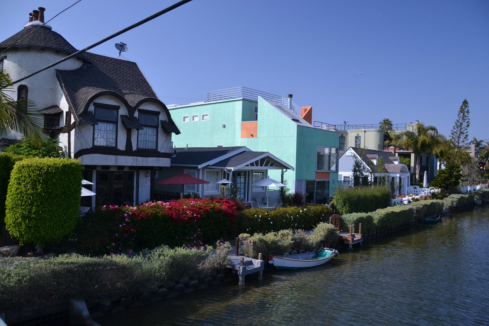 Trendy Homes Venice canals houses
