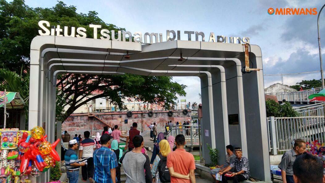 Monumen PLTD Apung, Jejak Tsunami Yang Kini Menjadi Lokasi Wisata Edukasi