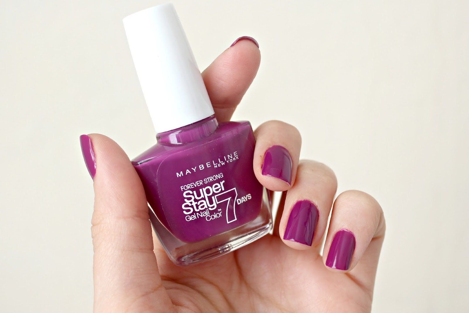 Gel the Chic: Beauty SuperStay Divine 7 Day and Nail Color | Maybelline Wine