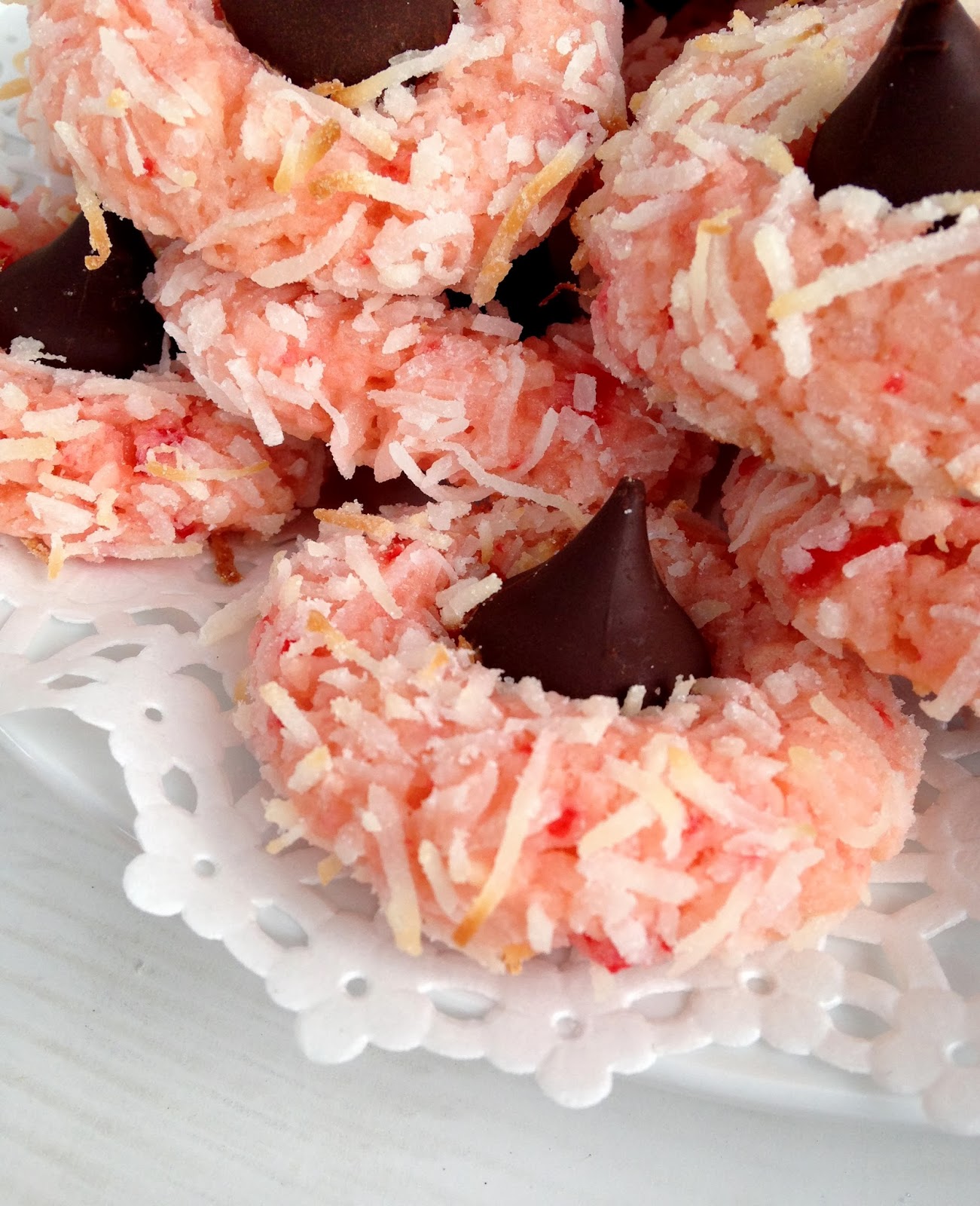 Holiday Cookie Recipe The Shirley Temple Kiss {a pretty in pink