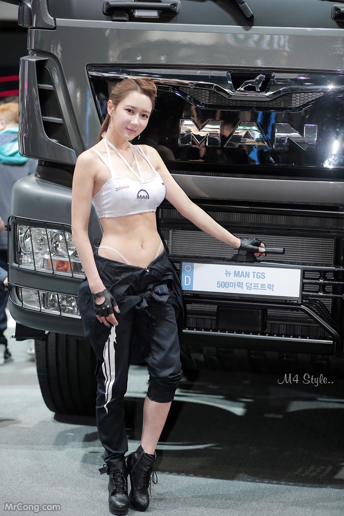 Han Chae Yee Beauty at the Seoul Motor Show 2017 (123 photos)