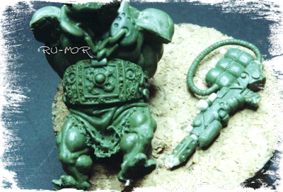 imagen de detalles de la miniatura de ogro-montura hecha por ªRU-MOR, armas y labrado del cinturón