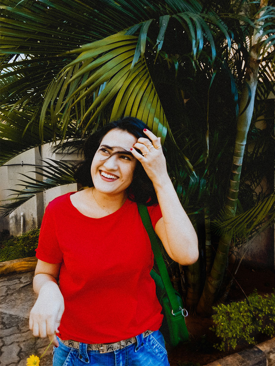 RED TEE AND FRAYED DENIM : A COOL WAY TO STYLE YOUR BASICS| THE STYLE PANORAMA Red T-Shirt ,frayed Denim ,Zara ballerinas,