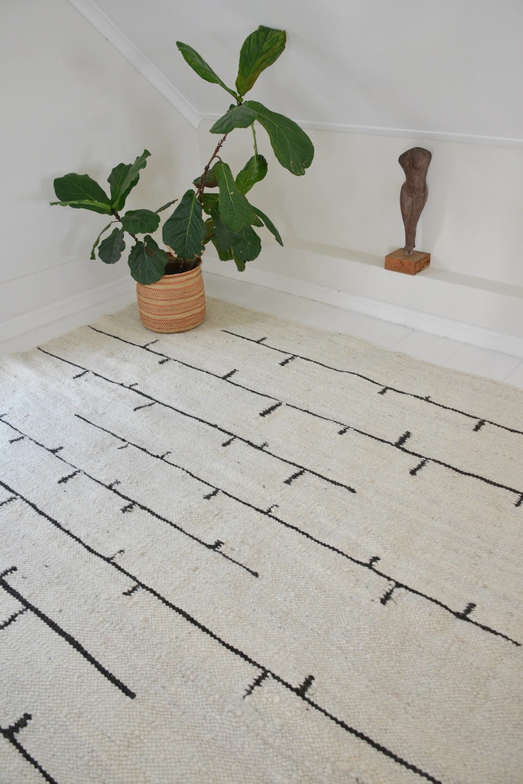 WOOL, AREA RUGS HANDWOVEN Phases Africa African Decor & Furniture